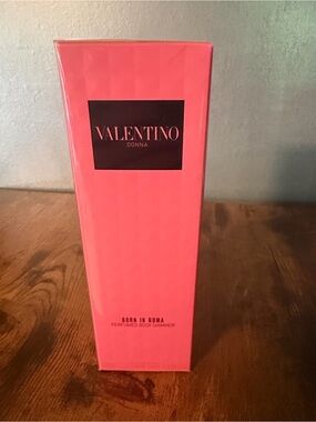 Valentino Born in Roma Perfumed Body Shimmer/moisturizer- 4.2 fl oz